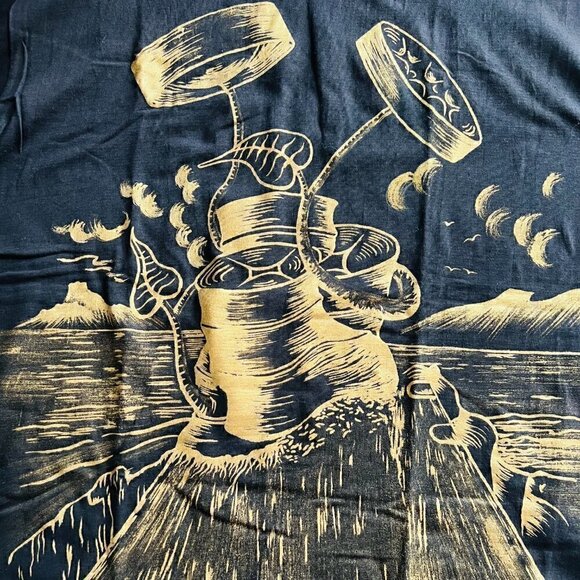 volcano Sea Themed T Shirt, Hiking Tees, Wilderness Graphic Tee, Size Large - Picture 6 of 8